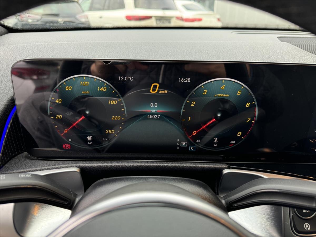 Mercedes-Benz GLB SUV 1,3 l 120 kw