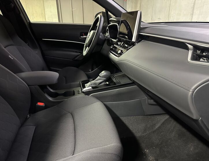 Toyota Corolla Cross 13