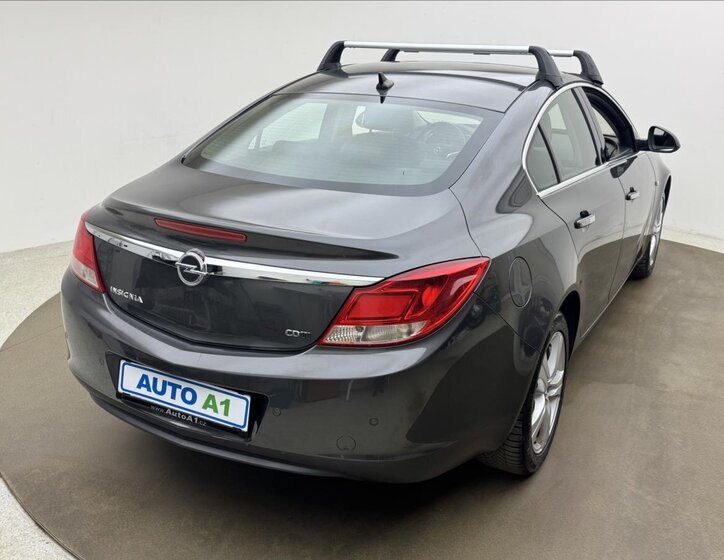 Opel Insignia Sedan / Limuzína 2,0 l 118 kw