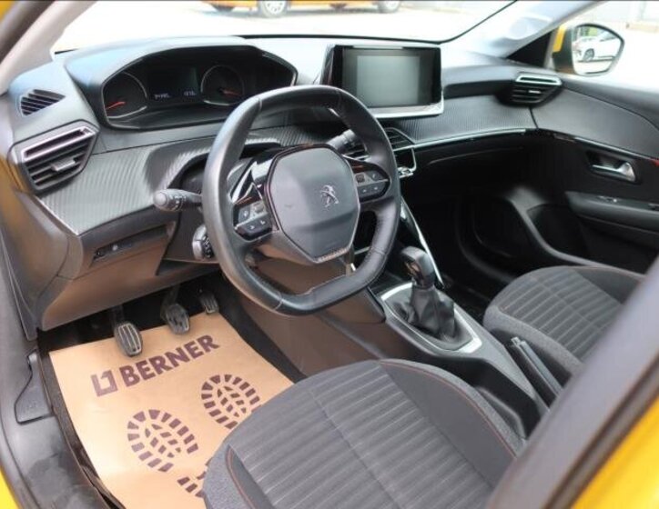 Peugeot 208 Hatchback 1,2 l 55 kw