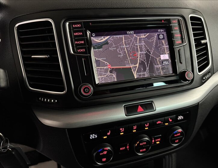 Volkswagen Sharan 24