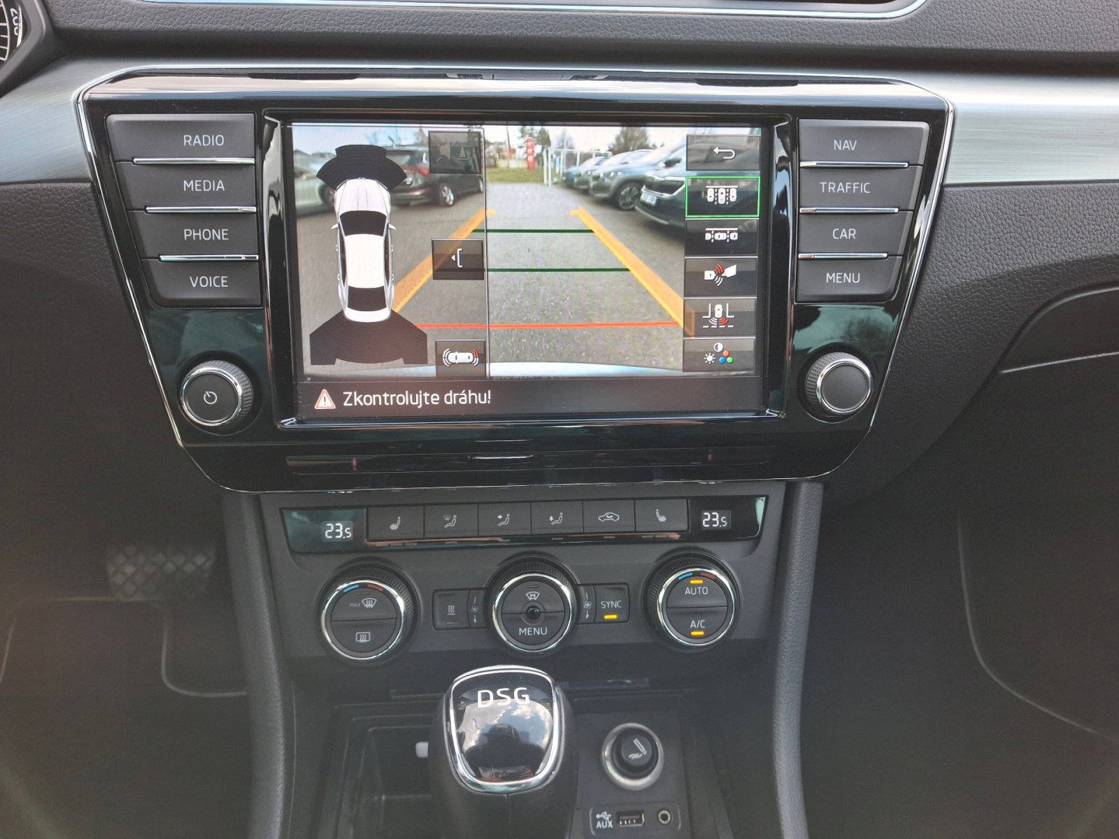 Škoda Superb Sedan / Limuzína 2,0 l 140 kw