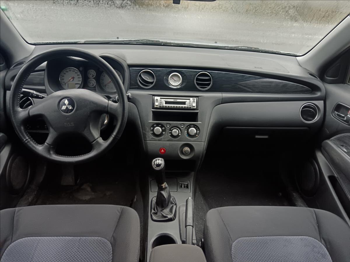 Mitsubishi Outlander Kombi 2,0 l 100 kw