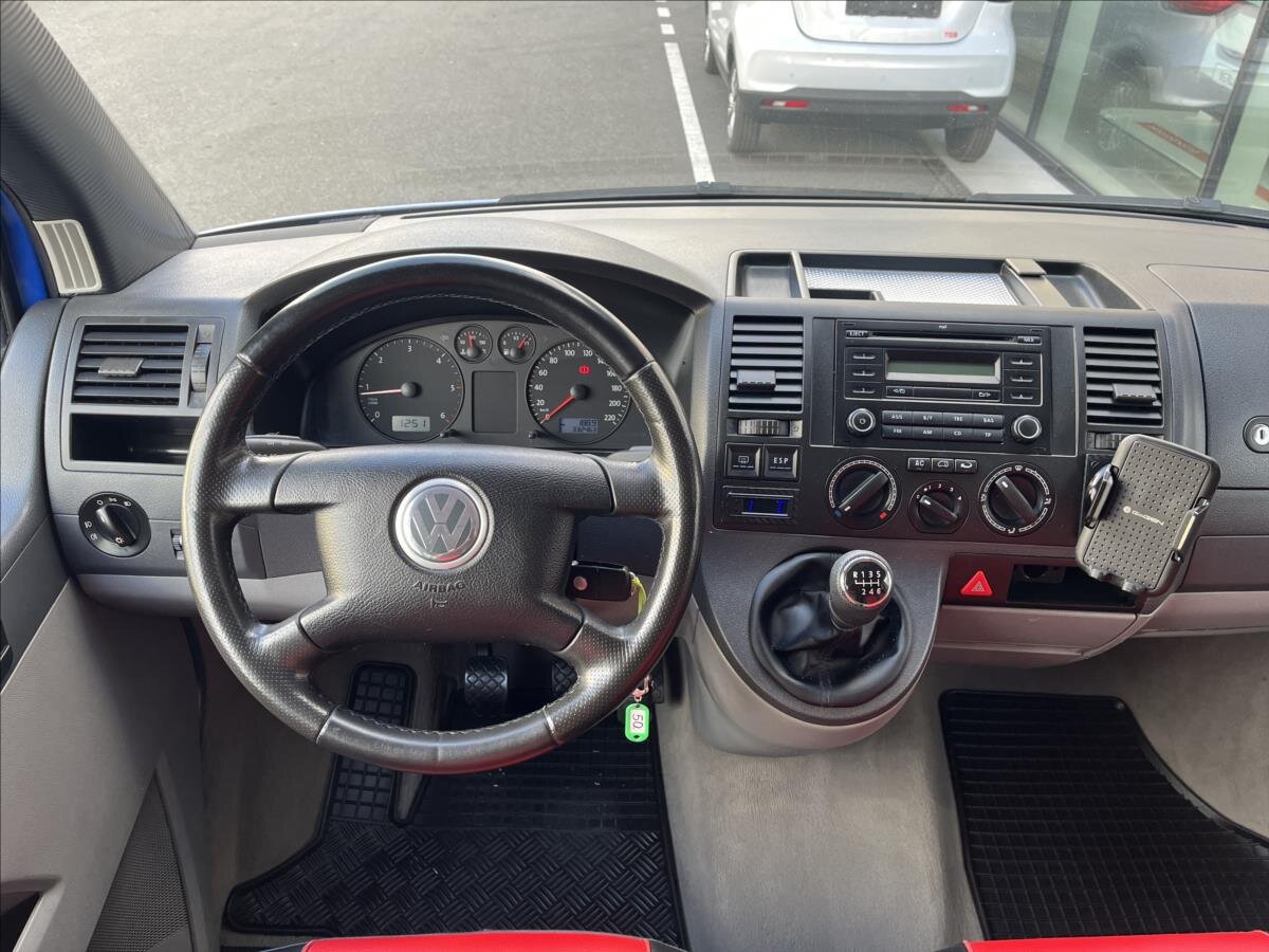 Volkswagen Caravelle MPV 2,5 l 96 kw