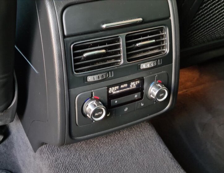 Volkswagen Touareg SUV 4,1 l 250 kw