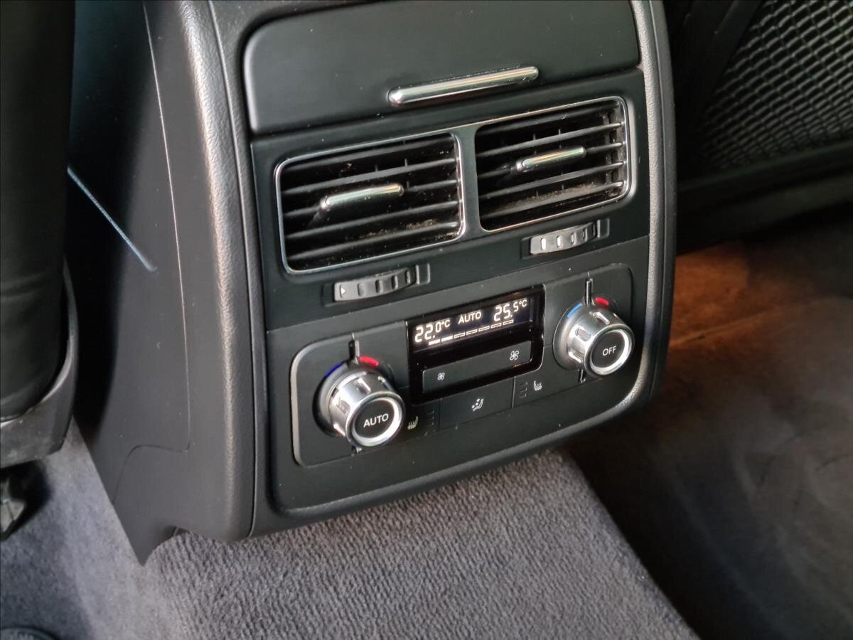 Volkswagen Touareg SUV 4,1 l 250 kw