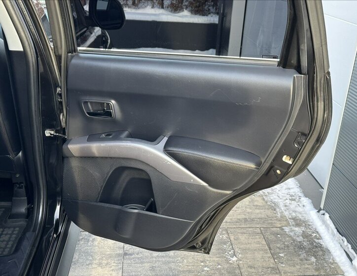 Mitsubishi Outlander 18