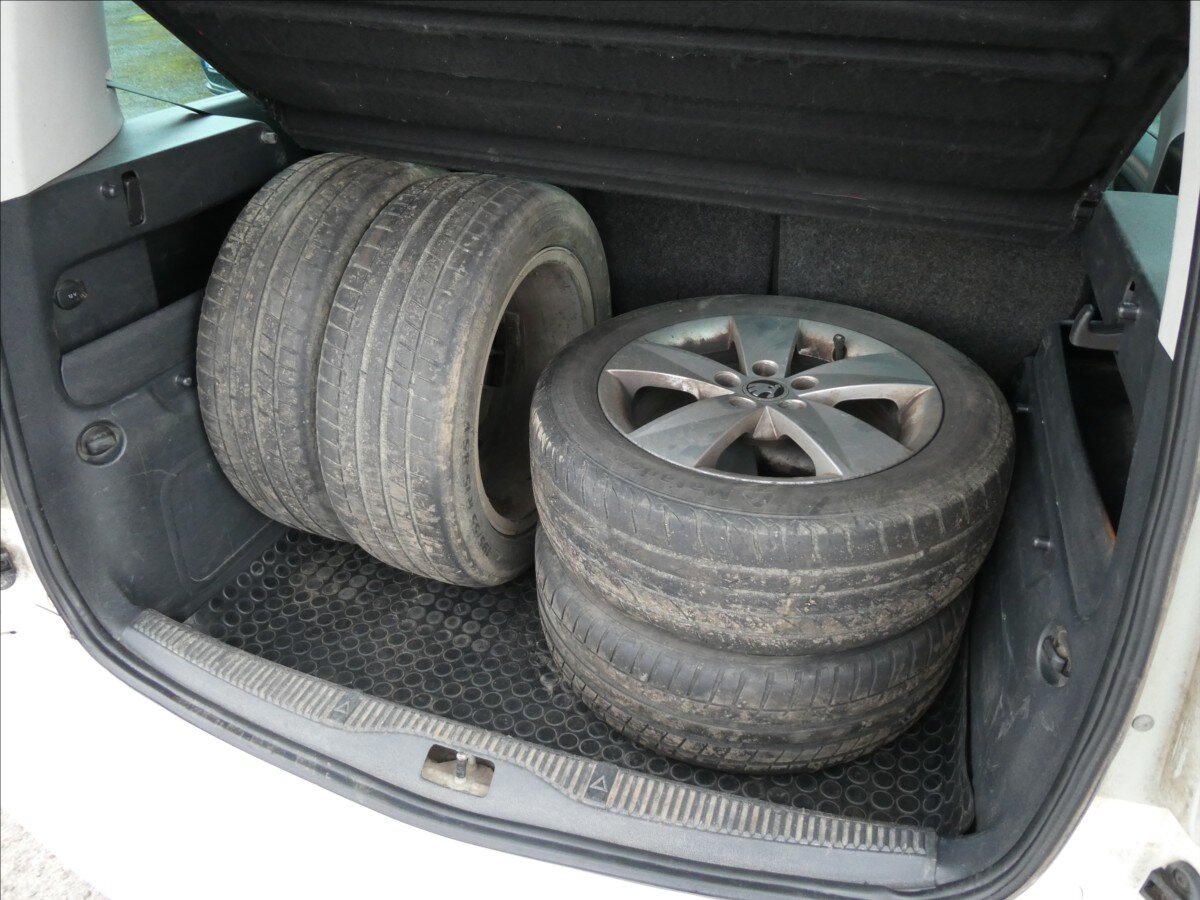 Škoda Roomster MPV 1,6 l 77 kw