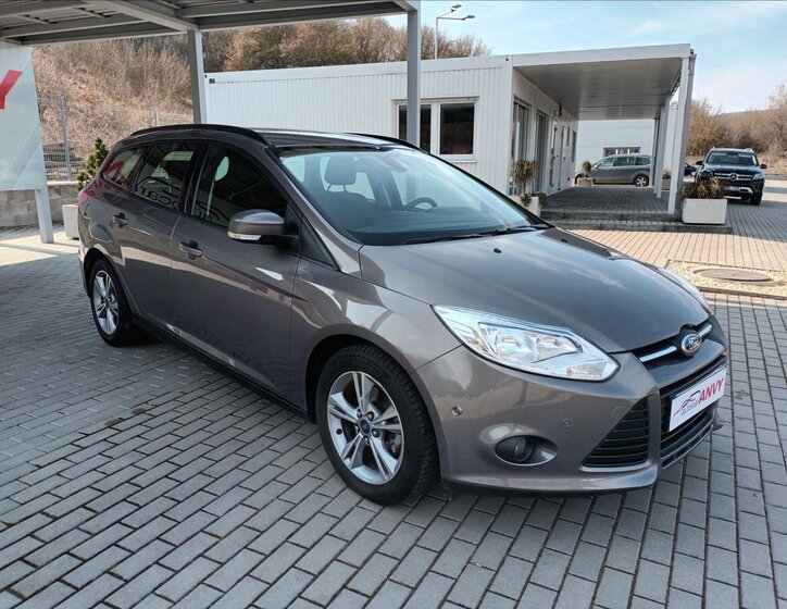 Ford Focus Kombi 998,0 92 kw