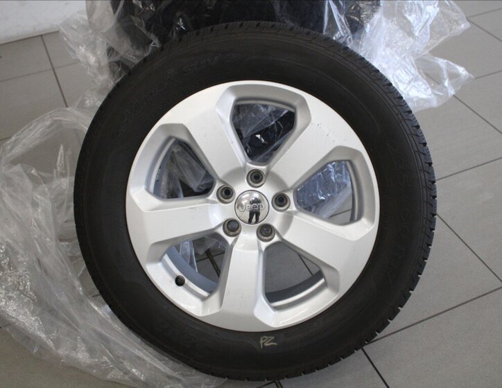 Jeep Compass SUV 1,4 l 103 kw