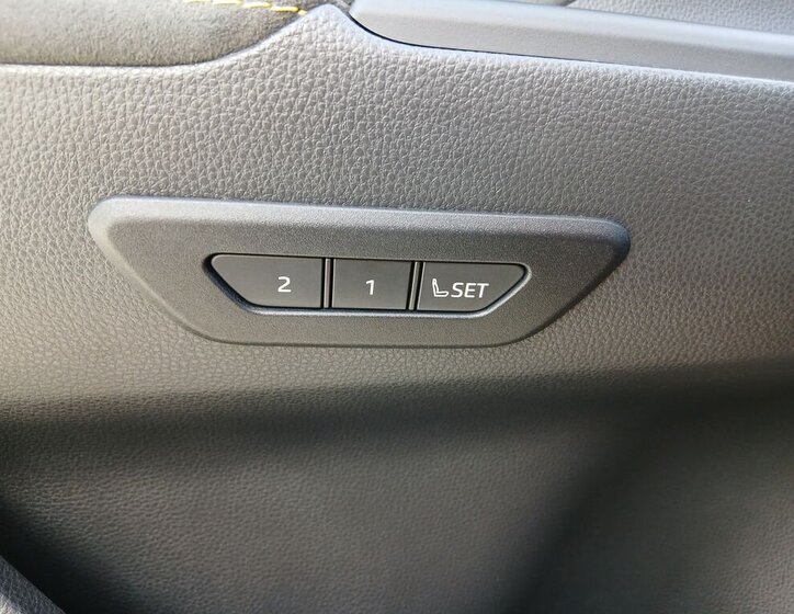 Toyota C-HR SUV / Terénní 2,0 l 112 kw