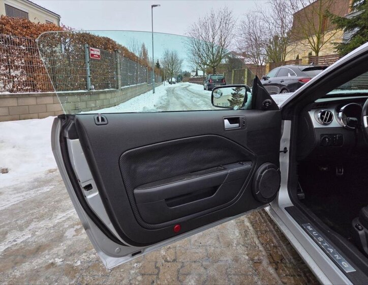 Ford Mustang Kupé 4,0 l 151 kw