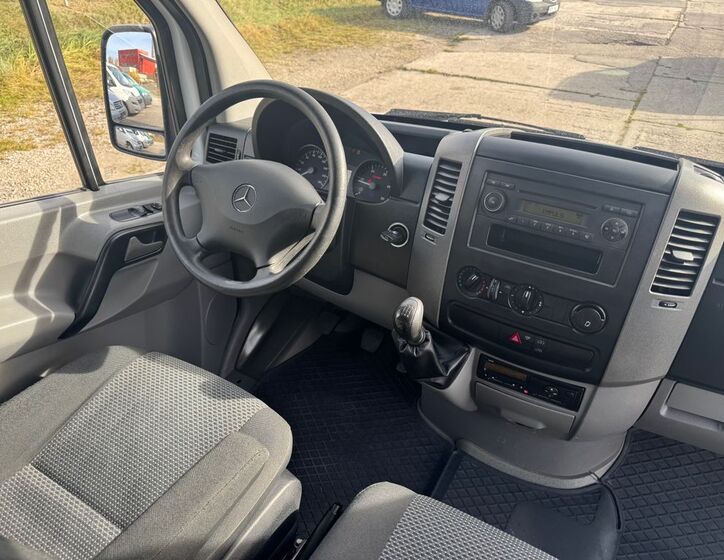 Mercedes-Benz Sprinter 9
