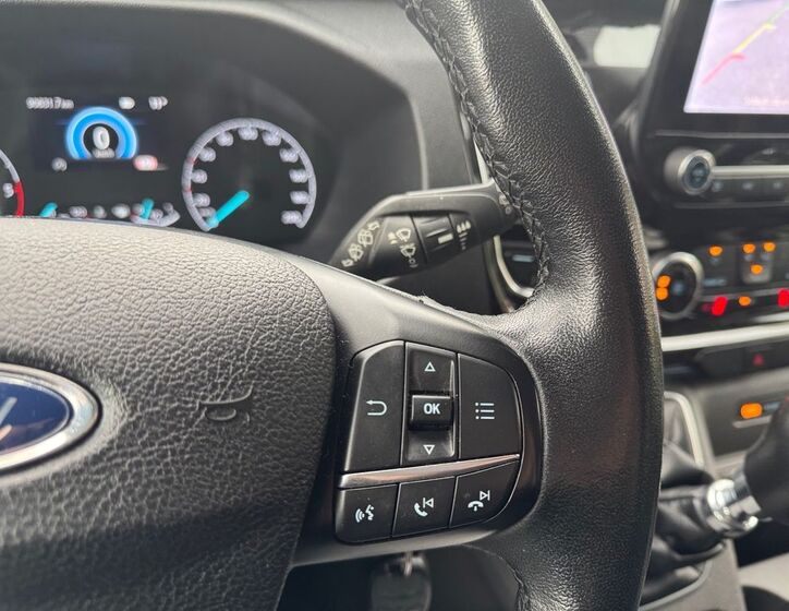 Ford Tourneo Custom 18