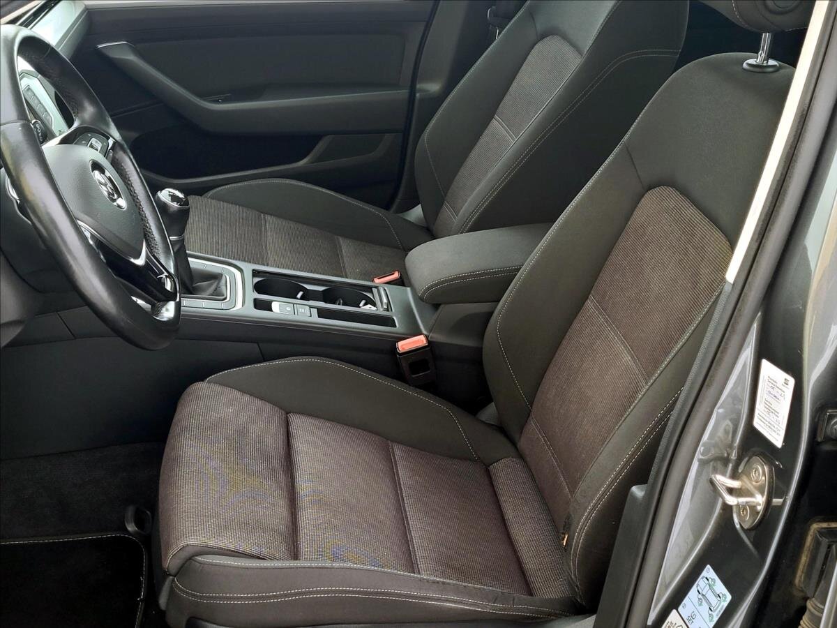 Volkswagen Passat Kombi 1,6 l 88 kw