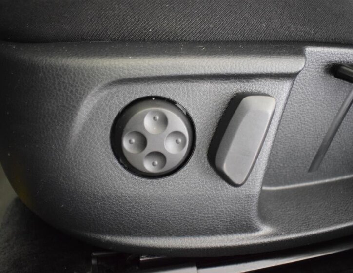 Volkswagen Passat Kombi 2,0 l 103 kw