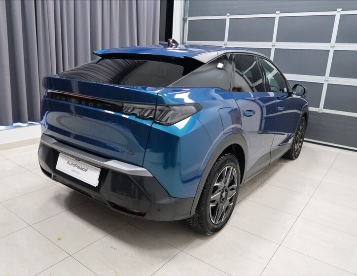 Peugeot 3008 SUV 1,2 l 100 kw