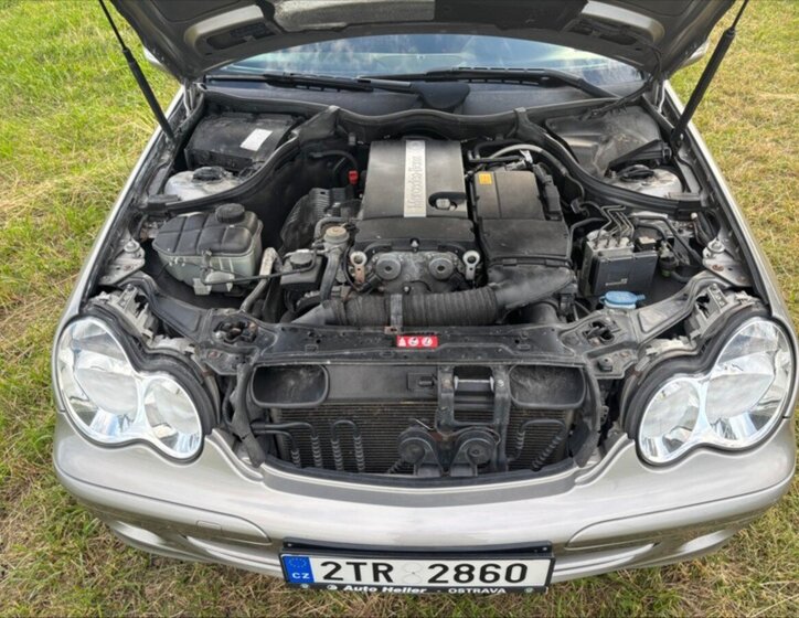 Mercedes-Benz Třídy C Sedan / Limuzína 1,8 l 105 kw