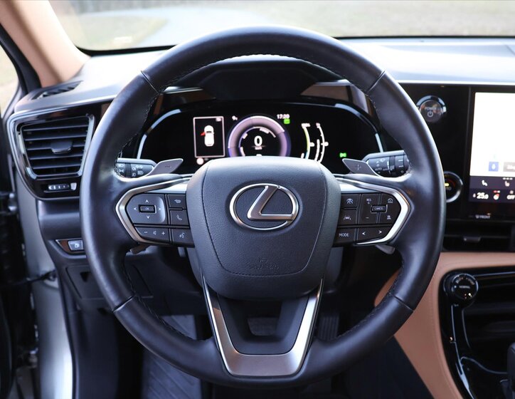 Lexus NX 450h plus SUV / Terénní 2,5 l 136 kw