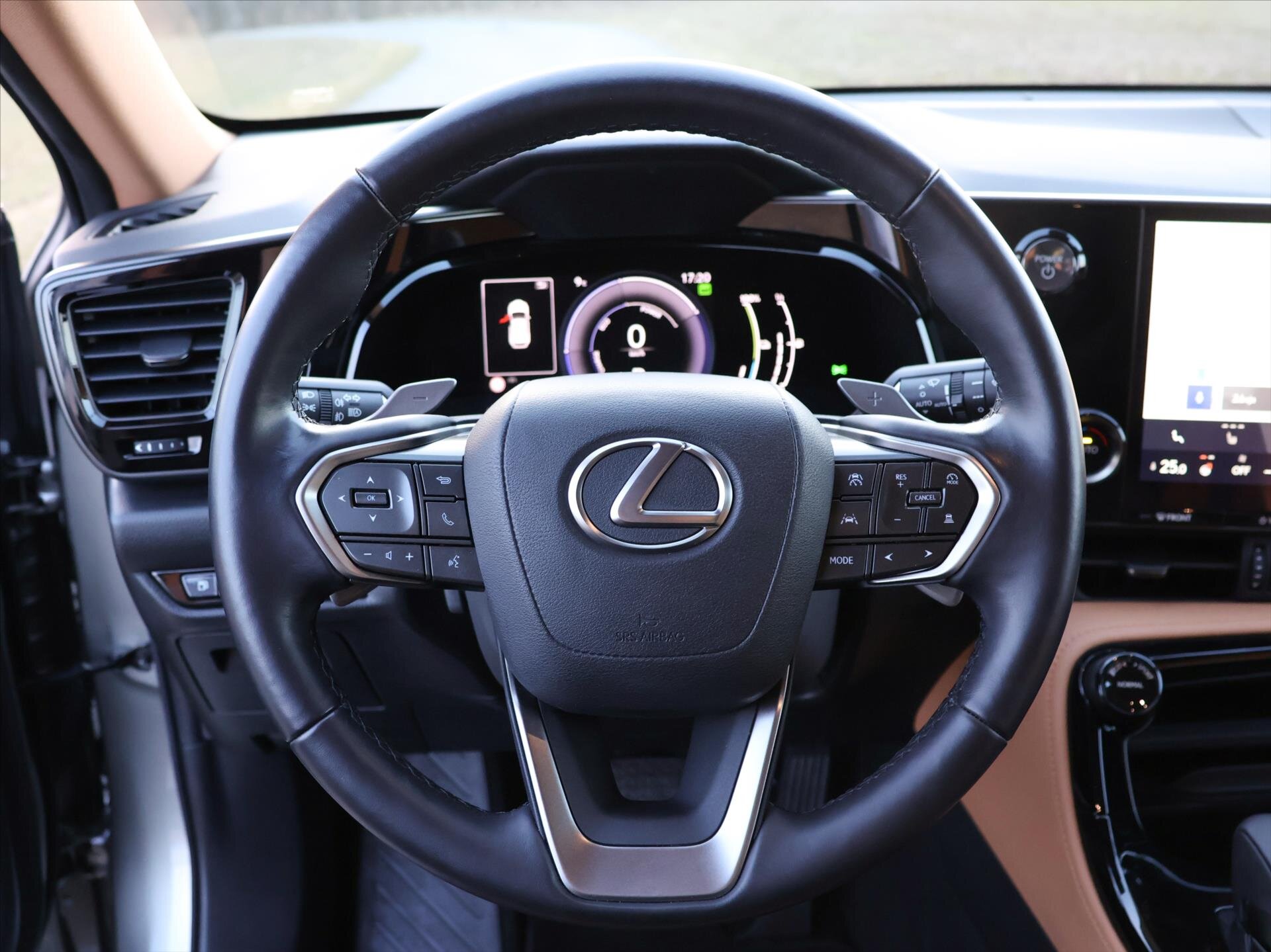 Lexus NX 450h plus SUV / Terénní 2,5 l 136 kw