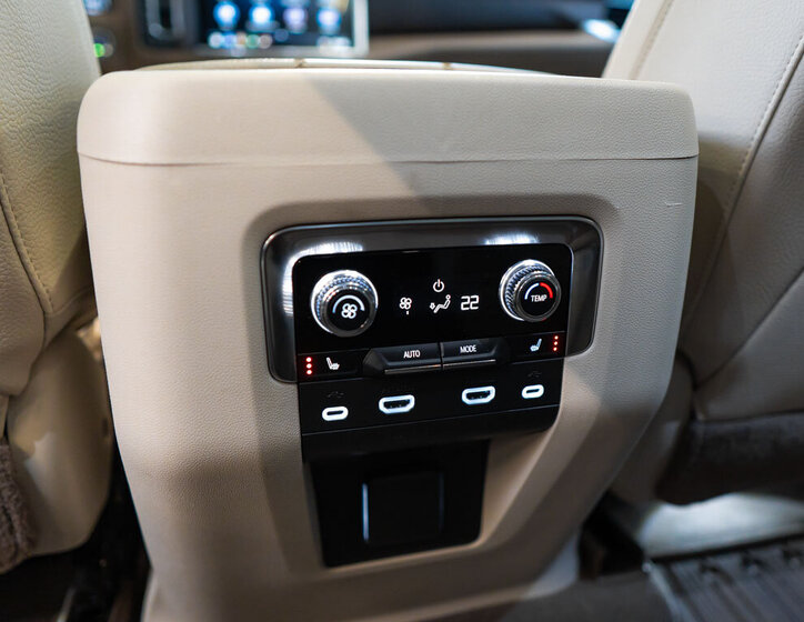 GMC Yukon SUV / Terénní 6,2 l 313 kw