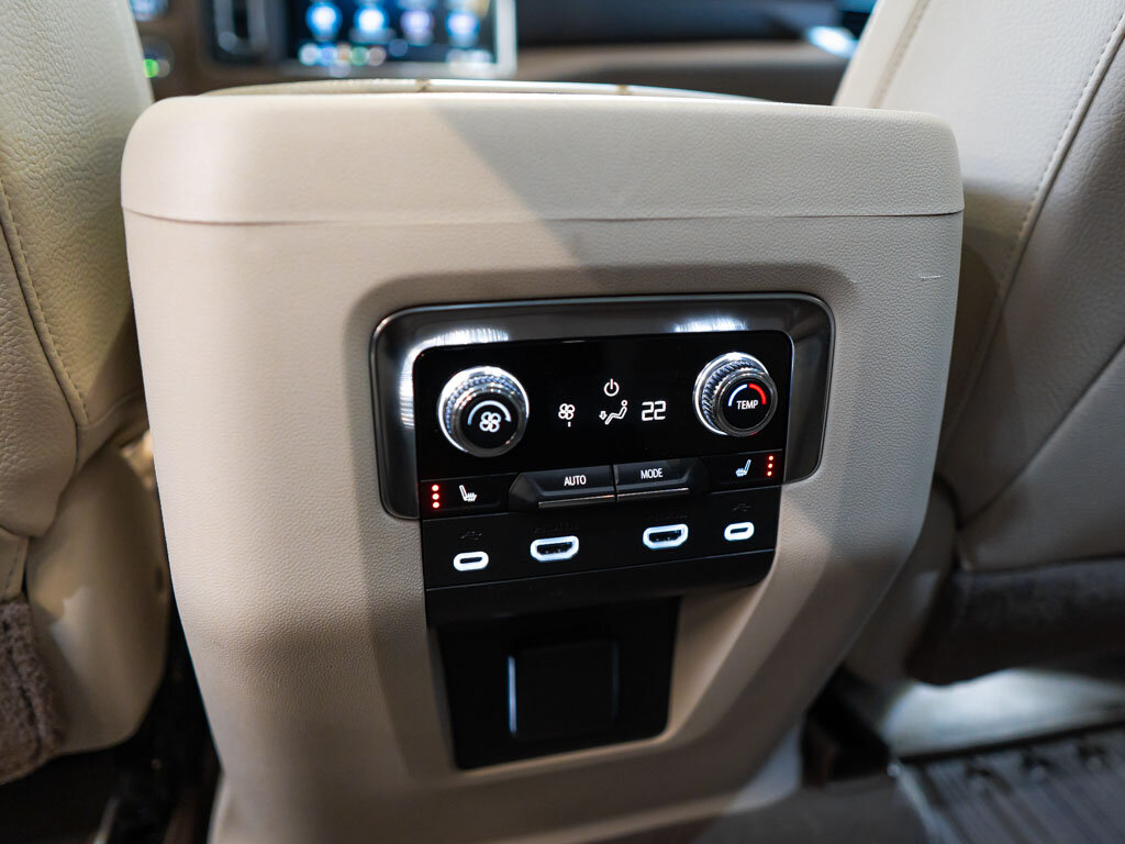 GMC Yukon SUV / Terénní 6,2 l 313 kw