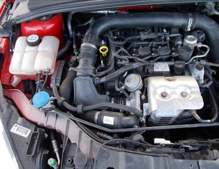 Ford Focus Kombi 999,0 74 kw