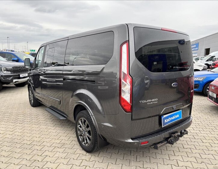 Ford Tourneo Custom 3