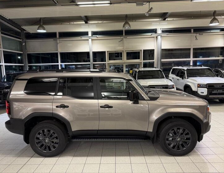 Toyota Land Cruiser SUV 2,8 l 150 kw