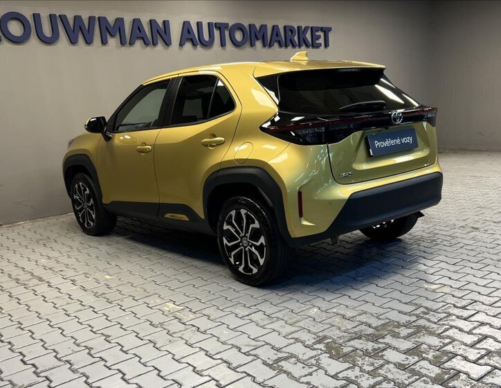 Toyota Yaris Cross 15