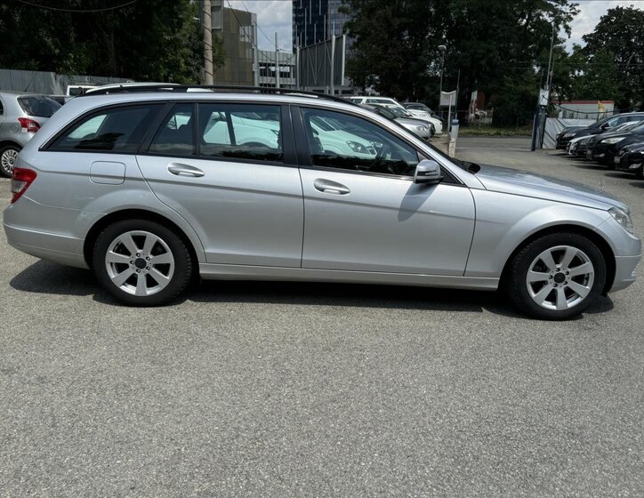 Mercedes-Benz Třídy C Kombi 2,1 l 100 kw