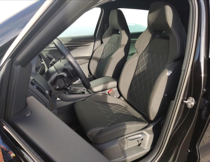 Škoda Karoq SUV 1,5 l 110 kw