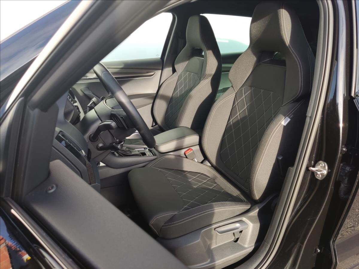 Škoda Karoq SUV 1,5 l 110 kw