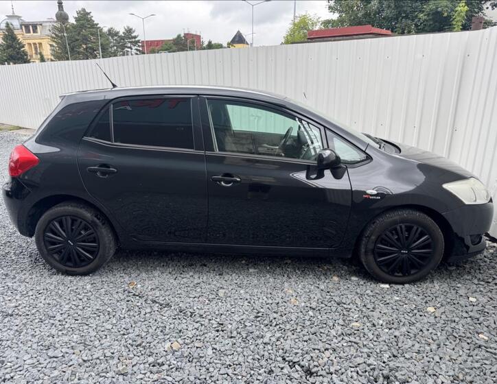 Toyota Auris 14