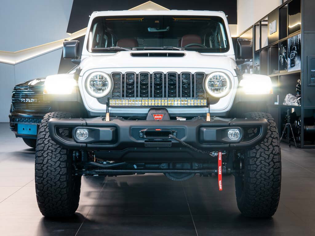 Jeep Wrangler Ostatní 6,4 l 350 kw