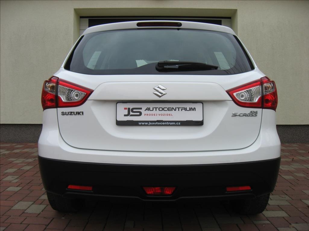 Suzuki S-Cross Hatchback 998,0 82 kw