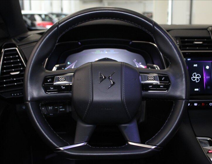DS Automobiles DS7 Crossback SUV / Terénní 1,6 l 221 kw