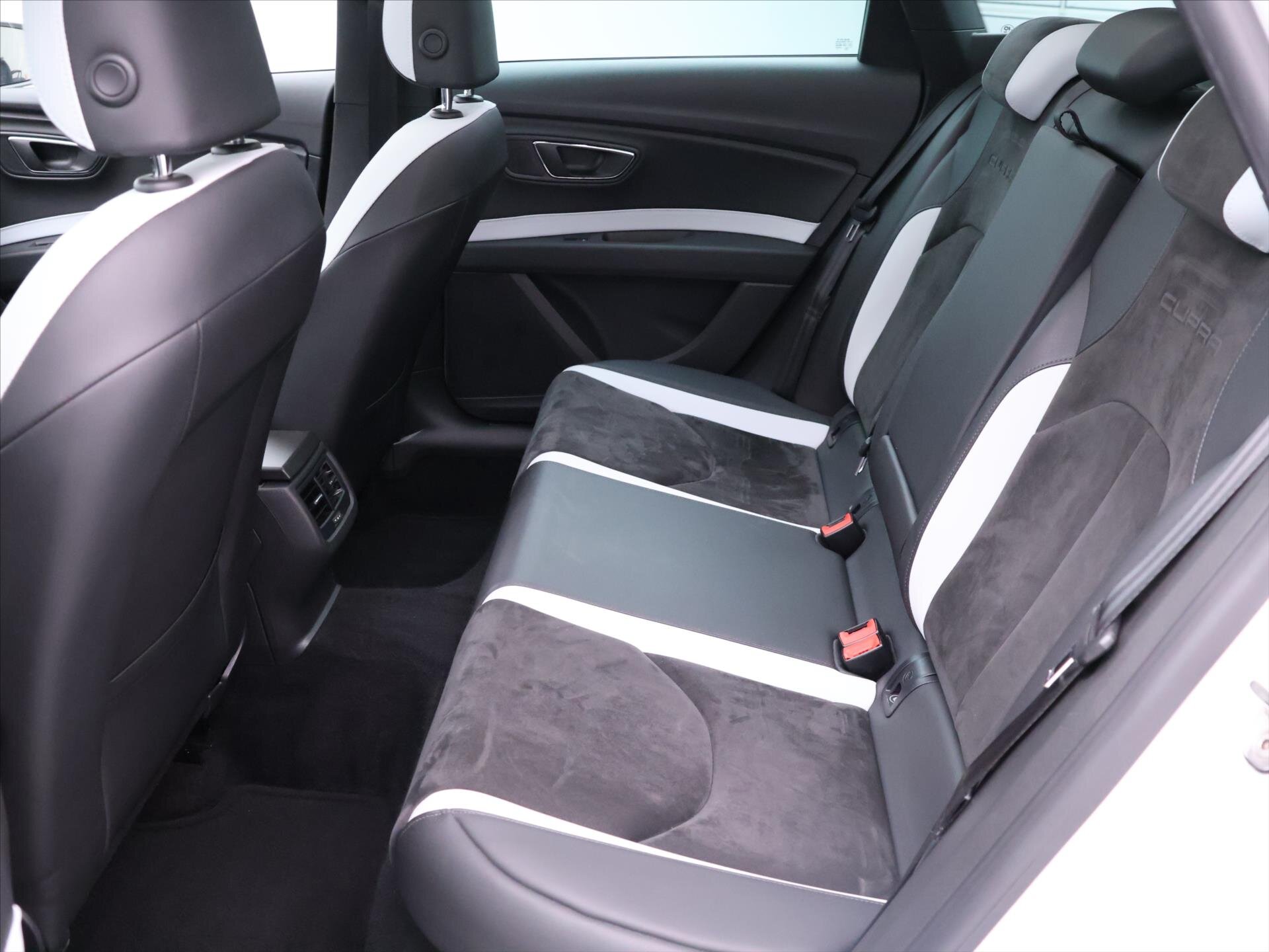 Seat Leon Kombi 2,0 l 213 kw