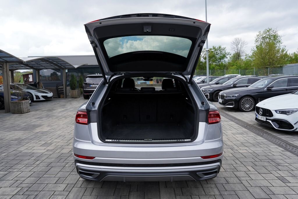 Audi Q8 SUV / Terénní 3,0 l 250 kw