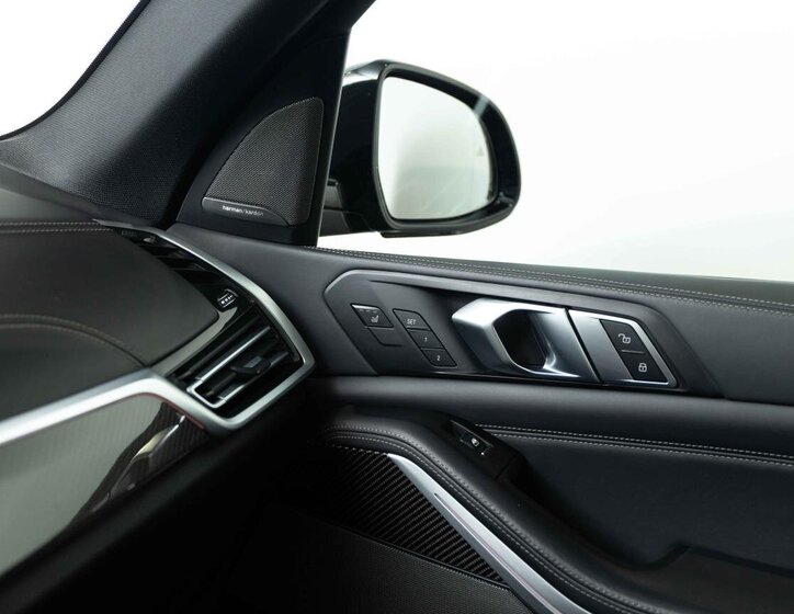 BMW X5 SUV / Terénní 4,4 l 390 kw