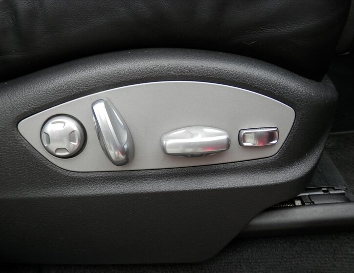 Porsche Cayenne SUV 4,1 l 281 kw