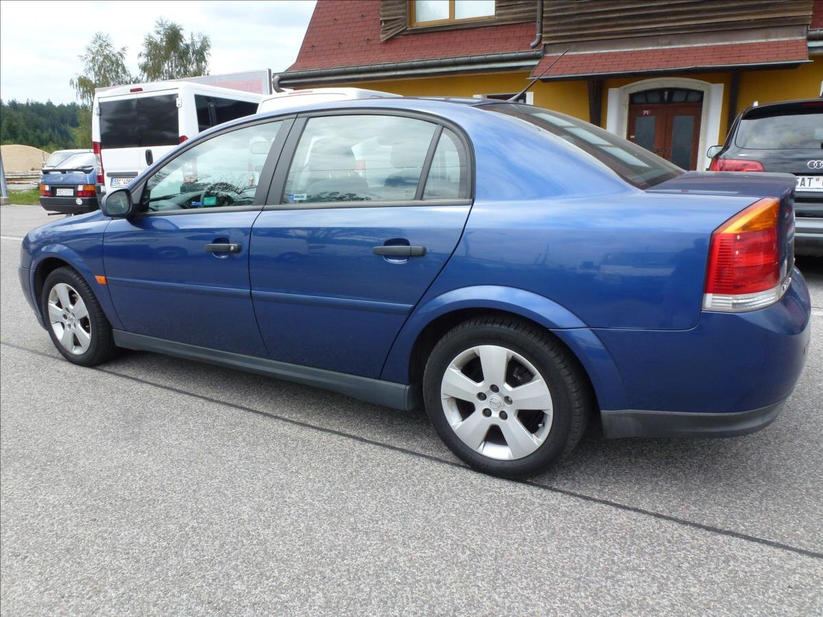 Opel Vectra Sedan / Limuzína 1,8 l 90 kw