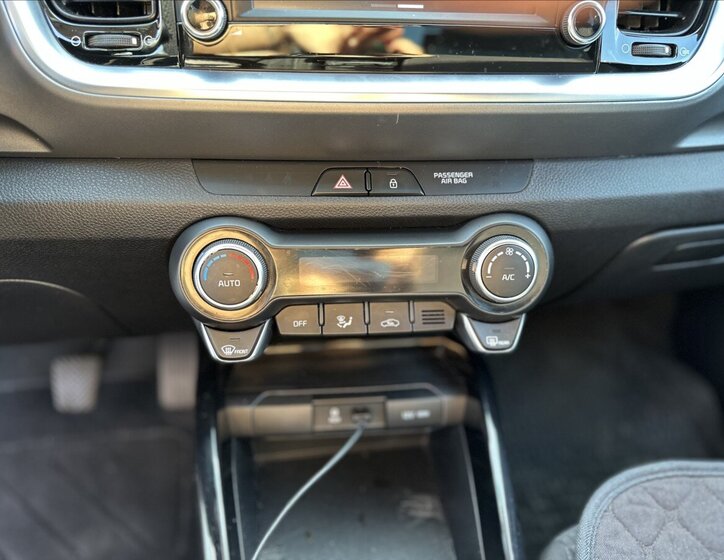 KIA Stonic SUV 1,6 l 81 kw