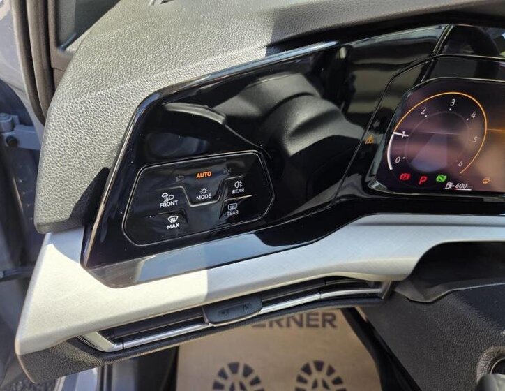 Volkswagen Golf Kombi 2,0 l 85 kw