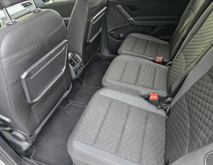 Volkswagen Touran 11