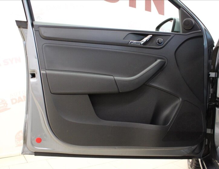 Škoda Rapid Sedan / Limuzína 1,2 l 77 kw