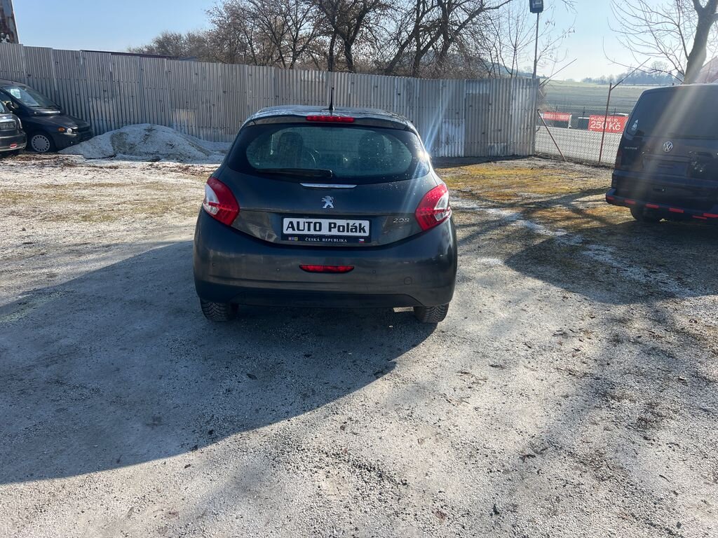 Peugeot 208 Hatchback 1,2 l 60 kw