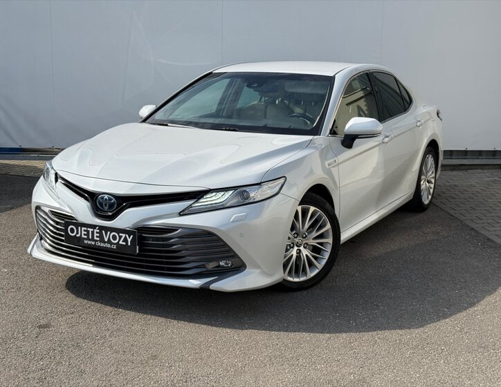 Toyota Camry Sedan / Limuzína 2,5 l 131 kw
