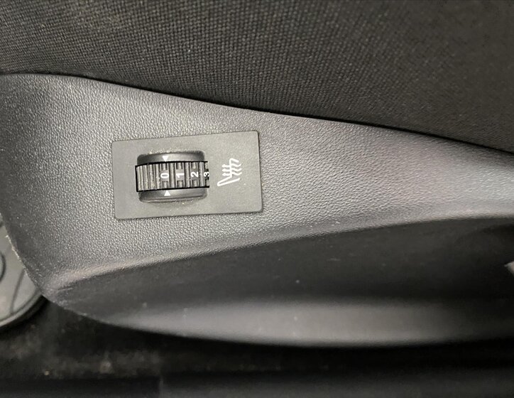 Peugeot 2008 Hatchback 1,2 l 60 kw