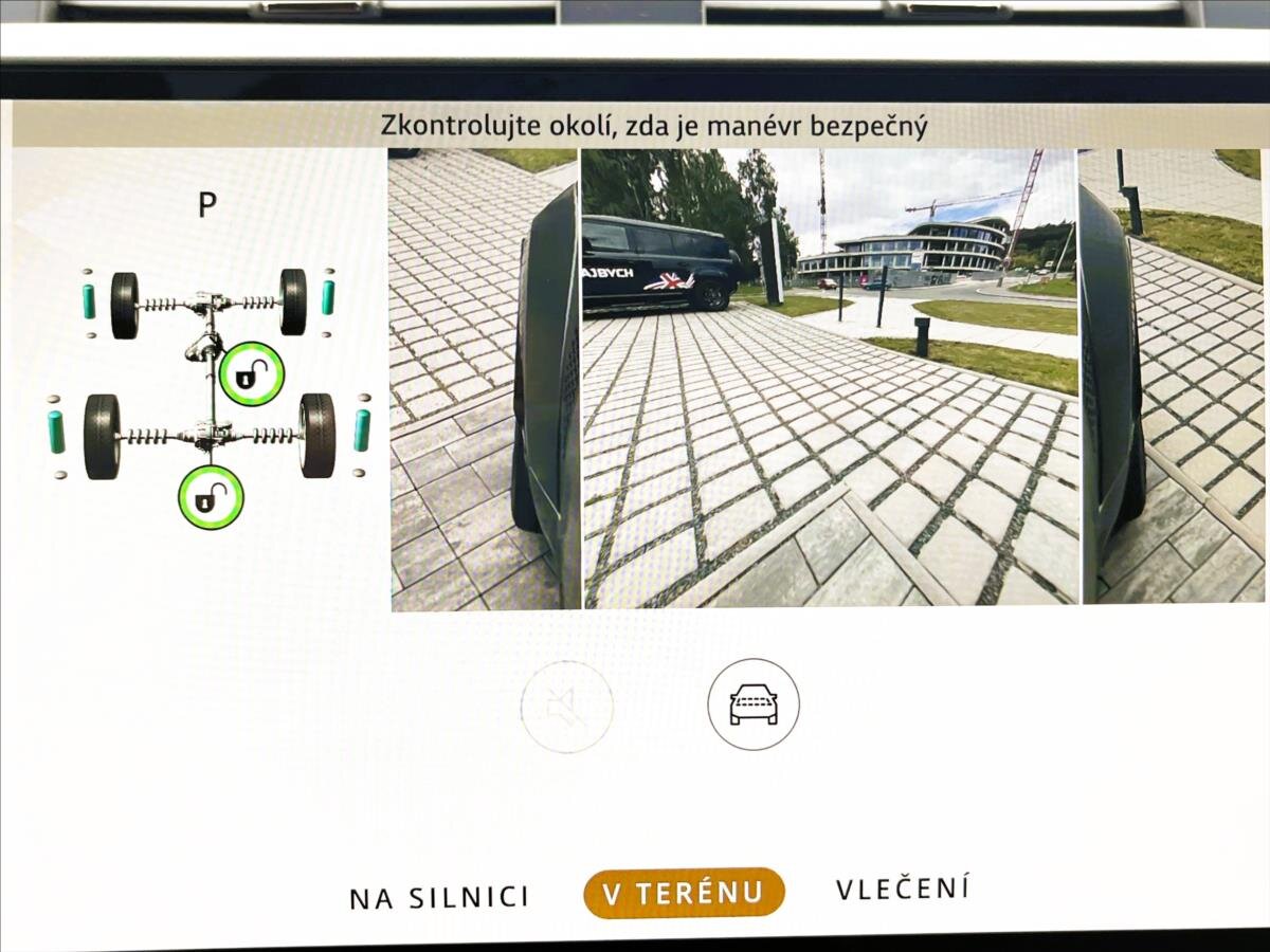 Land Rover Defender SUV / Terénní 4,4 l 467 kw